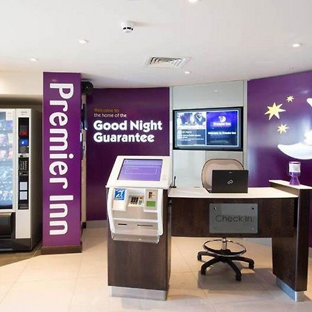 Premier Inn Leek Town Centre Esterno foto