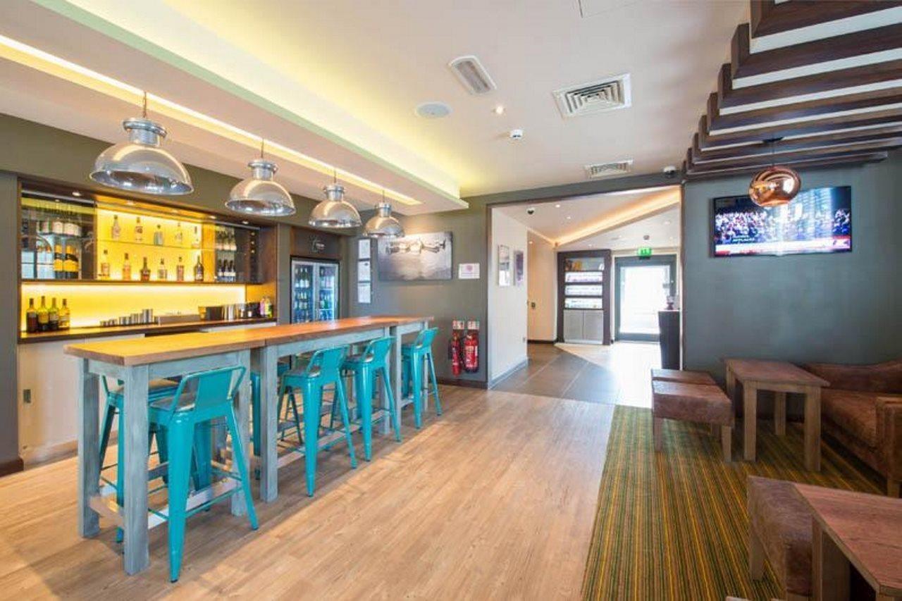 Premier Inn Leek Town Centre Esterno foto