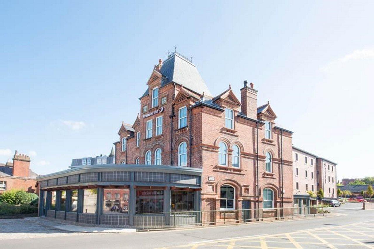 Premier Inn Leek Town Centre Esterno foto